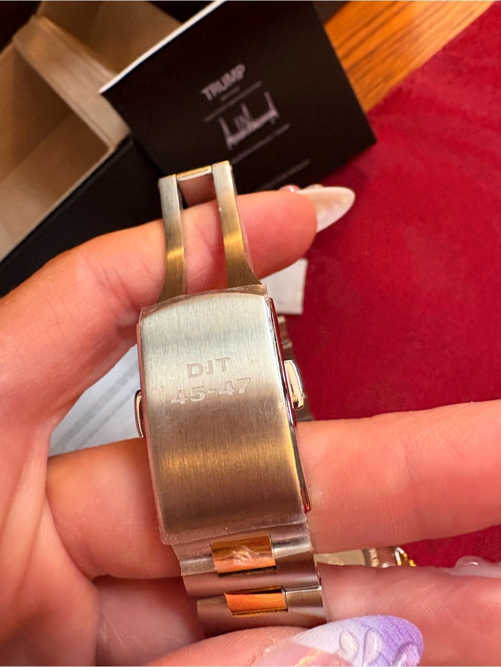 Trump Two Tone Stainless Oyster Mother of Pearl Brand New Womens Wrist Watch - Picture 7 of 7